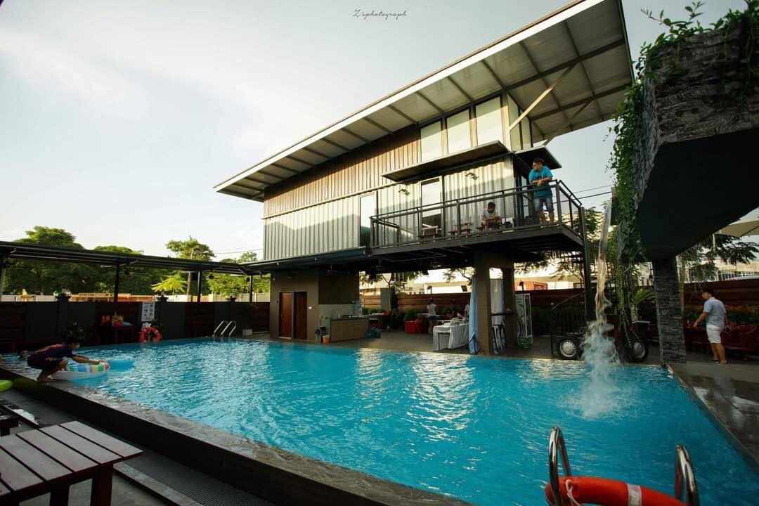 Kluang Container Swimming Pool Hotel Keluang Exterior foto
