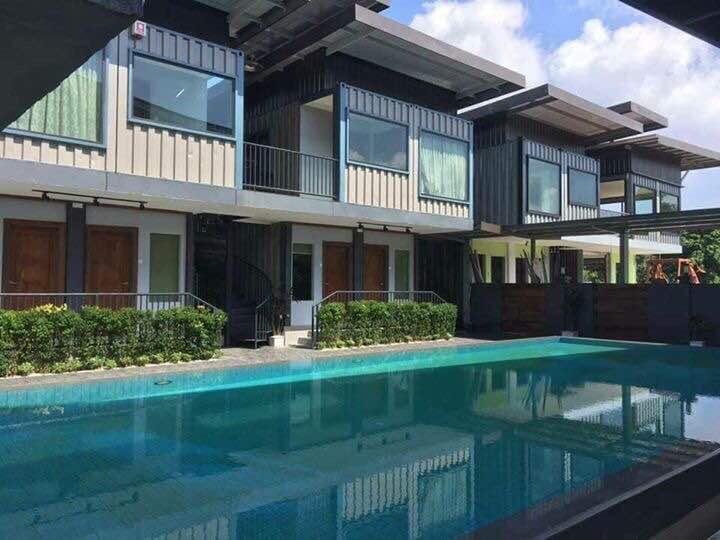 Kluang Container Swimming Pool Hotel Keluang Exterior foto